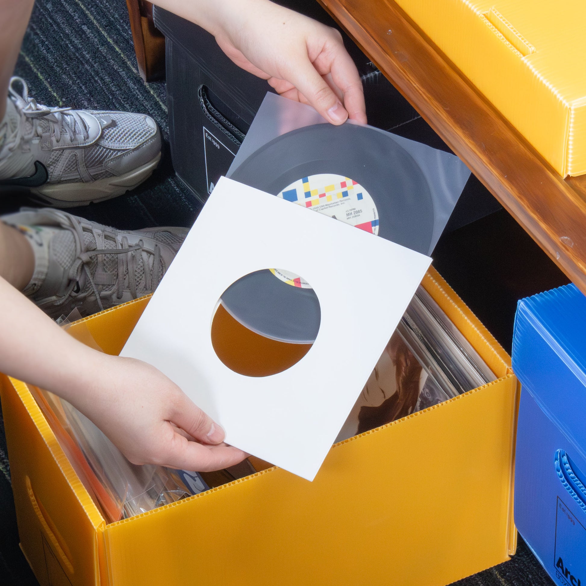 7-inch vinyl record jacket sleeves for 45 RPM singles made from thick, acid-free cardboard