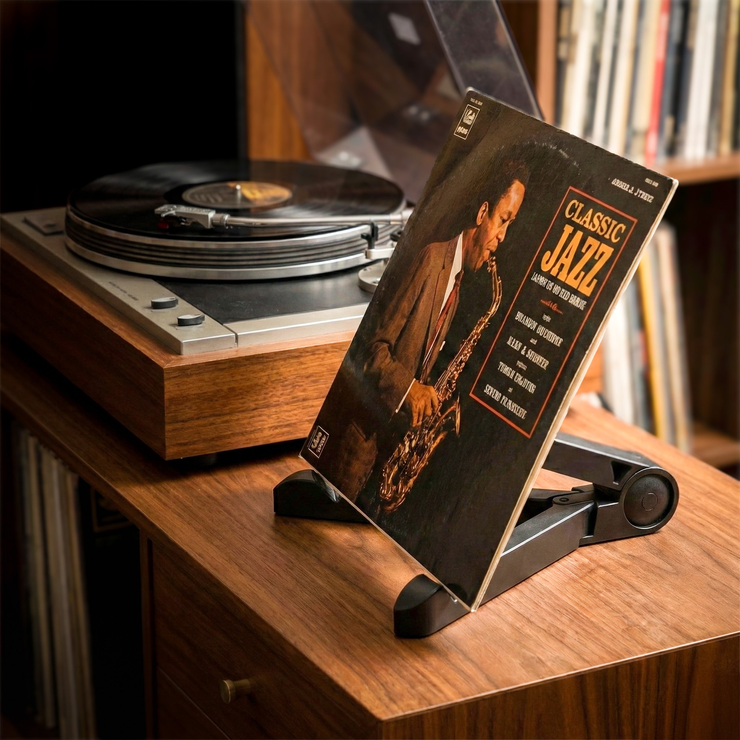Adjustable vinyl record display stand for LP artwork