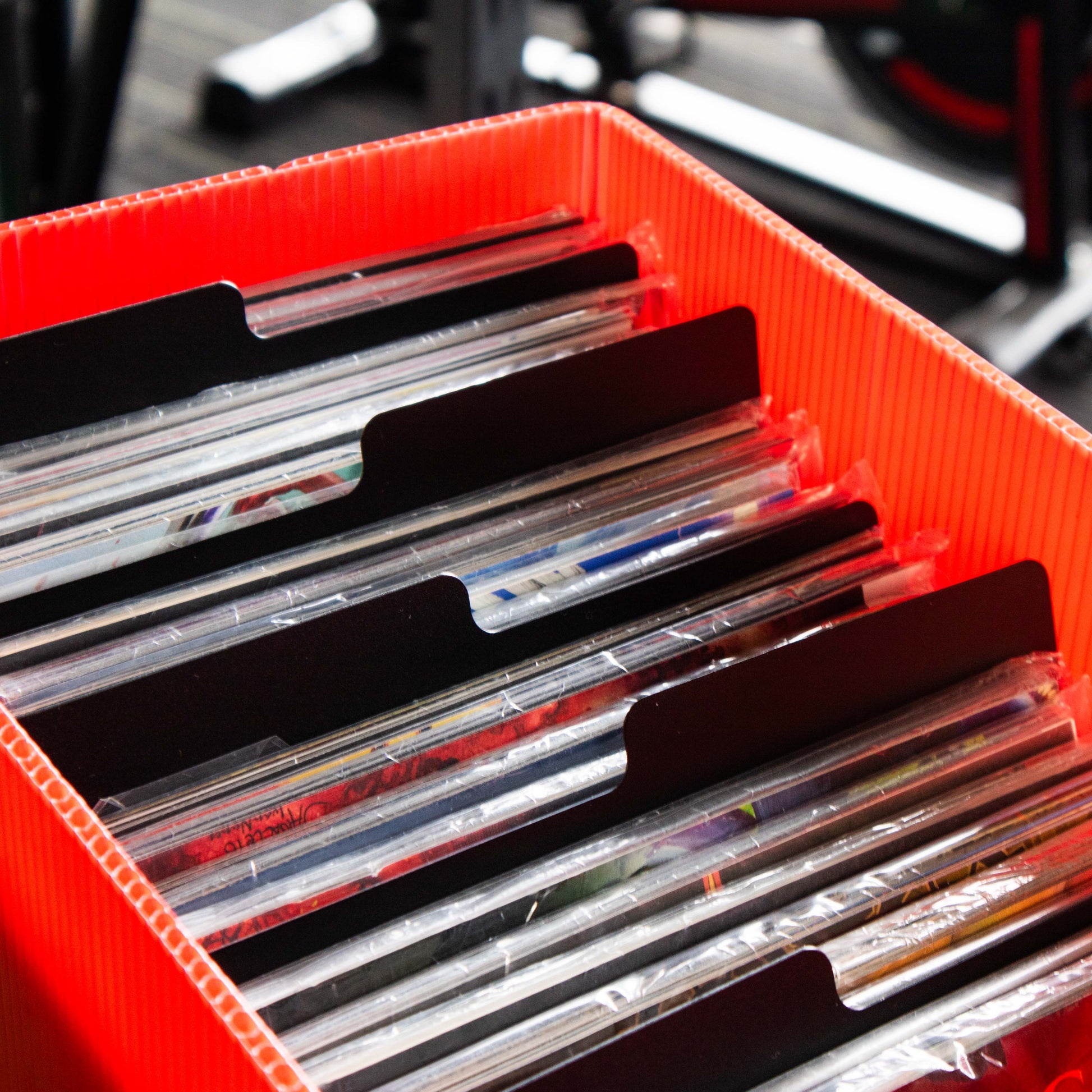 Durable plastic comic book divider for organising and protecting comic collections – fits standard comic boxes