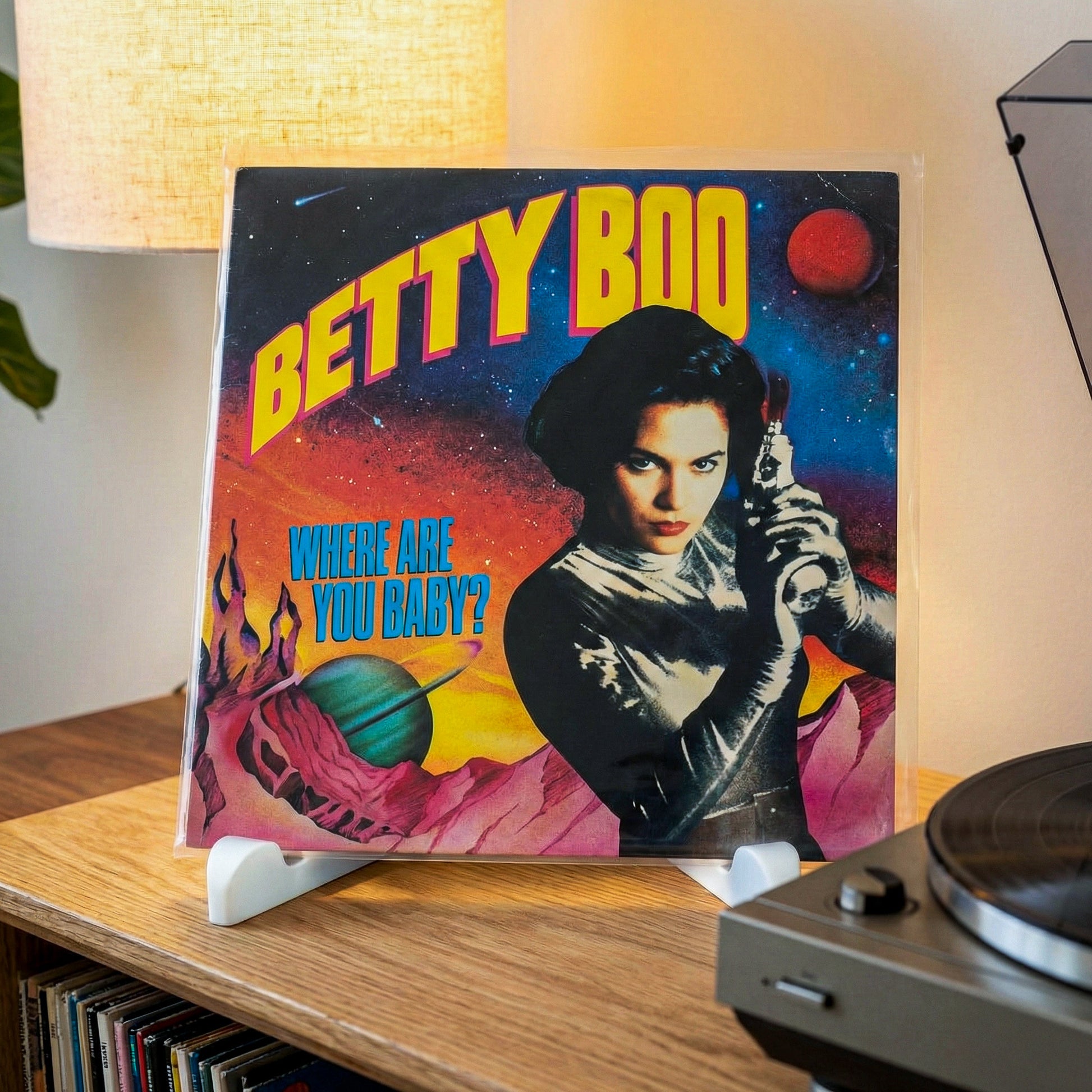 Adjustable vinyl record display stand for LP artwork